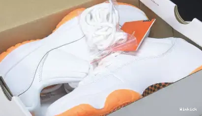 JORDAN AH7860-139 RETRO CITRUS LOW 11 BRIGHT AIR 0613